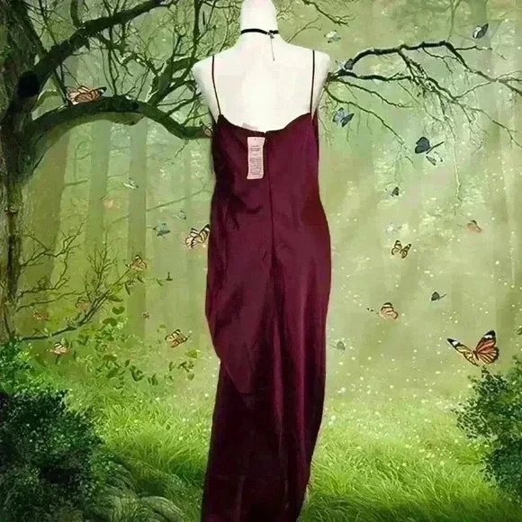 BHLDN DARK BERRY Women's Jennings Ruched Side-Slit Satin Gown - Picture 4 of 12